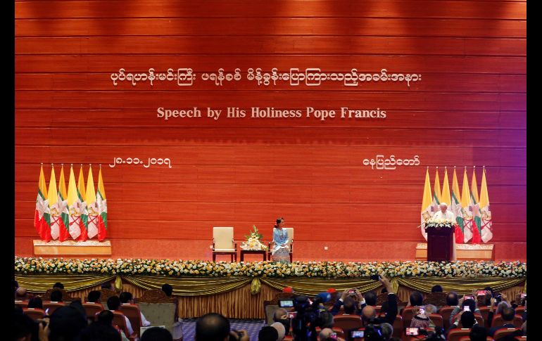 Francisco siguió los consejos de no referirse directamente a los rohinyás durante su discurso a las autoridades birmanas, pero pidió el respeto de cada grupo étnico que 