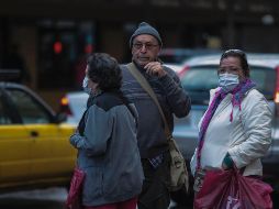 Exhortan a la población a vestir ropa abrigadora y brindar especial atención a niños, personas de la tercera edad y enfermos.