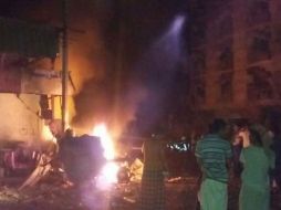 La detonación se produjo hacia la medianoche y destruyó la fachada del edificio de cuatro plantas. TWITTER