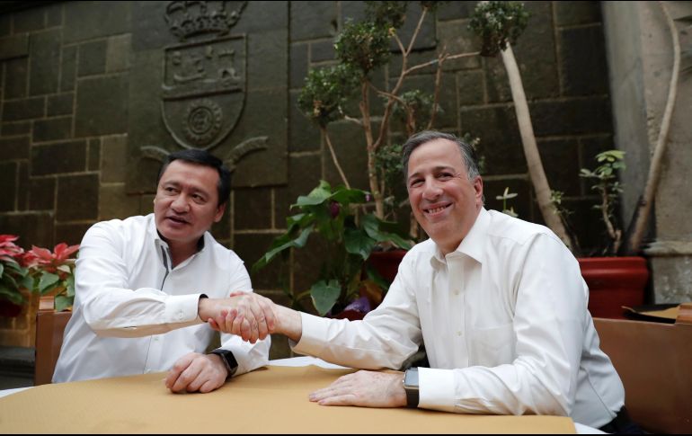 El secretario de Gobernación, Miguel Ángel Osorio Chong, se reunió con José Antonio Meade la tarde de este miércoles en un restaurante. SUN/ I. Stephens