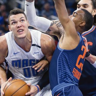 Gordon anota 40 puntos en triunfo del Magic