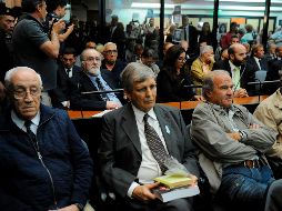 Los exmilitares Jorge Eduardo Acosta, Alfredo Astiz, Georges Mario Daniel Arru y Carlos Octavio Capdevilla. AFP/J. Toledo