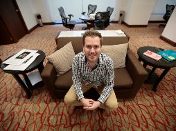 Javier Ruescas está presente en la Feria Internacional del Libro para promocionar su libro 