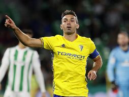 David Barral abre la cuenta para el Cádiz. EFE/J.M VIDAL