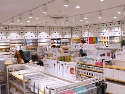 Miniso comercializa desde ropa interior hasta floreros y cosméticos a bajo precio. FACEBOOK/MinisoMexico.