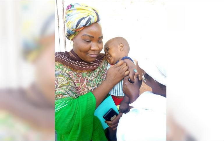 Este viernes llegaron a Nigeria 1.4 millones de vacunas para la campaña de vacunación que iniciará el fin de semana. TWITTER/ @NphcdaNG