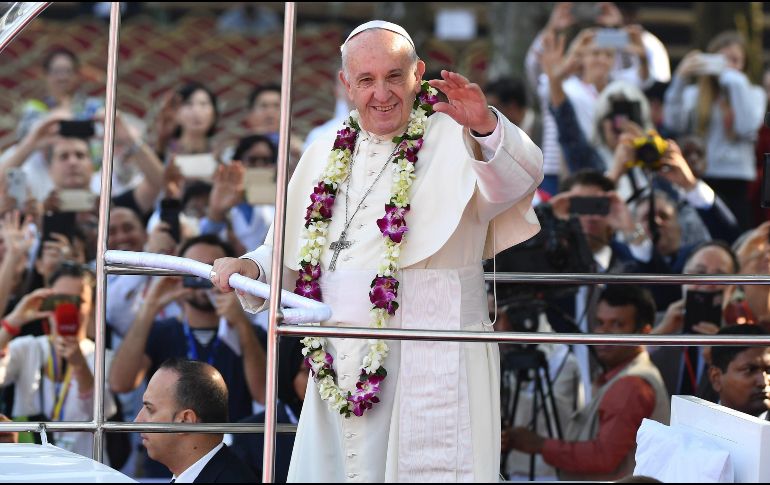El Papa Francisco visitó la catedral de Ramna donde celebró una misa masiva al aire libre y se reunió con la primera ministra del país Sheikh Hasina. EFE / E. Ferrari