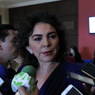 Ivonne Ortega respalda candidatura de Meade