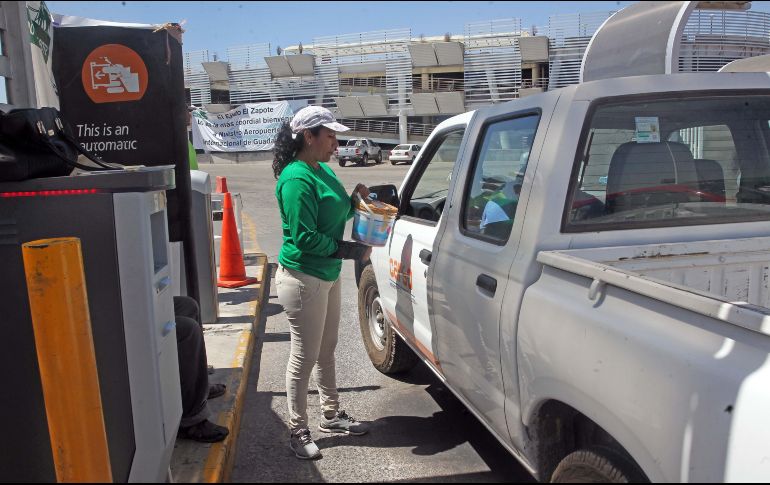 Hace una semana ejidatarios volvieron a tomar el estacionamiento del Aeropuerto tapatío como protesta. EL INFORMADOR/ARCHIVO
