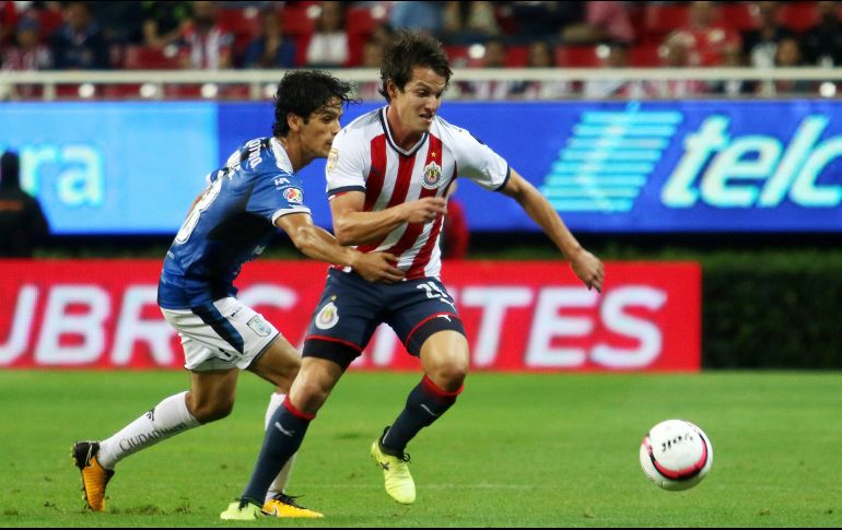 Cruz Azul muestra interés en adquirir los derechos de Fierro (D) desde el torneo pasado. MEXSPORT/ARCHIVO
