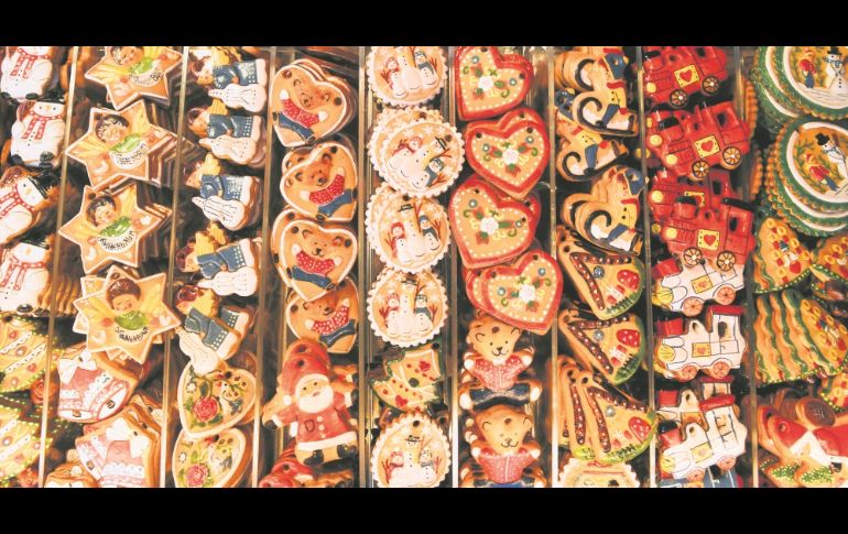 Un elemento princnipal de los mercadillos navideños es la galletería tradicional como éstas que se captaron en Nuremberg, Alemania. AFP / C. Stache