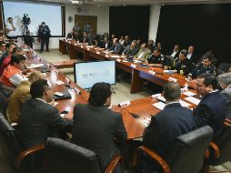 Seguridad. Los funcionarios en junta en el Centro Nacional de Prevención de Desastres. ESPECIAL
