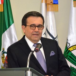 Liberalización de gasolina beneficiará a consumidores: Guajardo