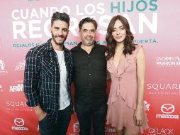 Talento. Erick Elías y Esmeralda Pimentel junto con el director de la cinta, Hugo Lara. EL INFORMADOR/G. Gallo