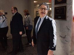 Este miércoles, la demócrata Kirsten Gillibrand fue la primera en exigir la renuncia de Franken (foto) al aparecer ocho nuevos señalamientos de abuso. AFP / ARCHIVO