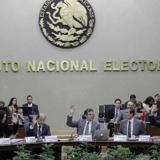 Instruyen en INE rechazar todo tipo de regalo navideño