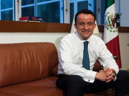 A diferencia de Meade, Arriola llegó sin el apoyo de sectores y organizaciones del partido, por lo que se reunirá con la CTM. SUN / ARCHIVO