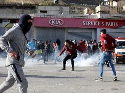 Nueve de los palestinos heridos fueron alcanzados por municiones reales, disparadas por soldados israelíes. EFE/A. Badarneh