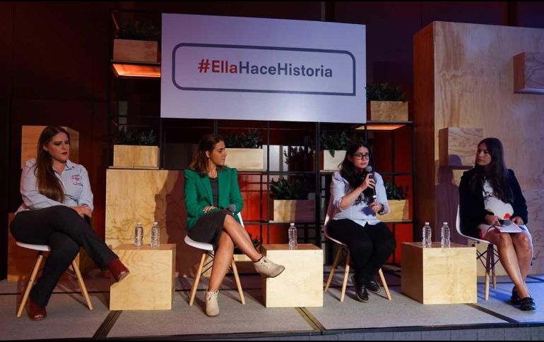Las asistentes al evento tuvieron la oportunidad de escuchar casos de éxito de mujeres empresarias. ESPECIAL / #EllaHaceHistoria