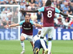 Hernández (I) acumula cuatro goles en 11 partidos con los Hammers. EFE/ARCHIVO