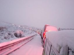 La circulación en carreteras se reanudó luego de que diversos tramos fueran cerrados por la congelación de la superficie del pavimento. NTX / ESPECIAL