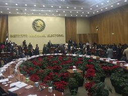En sesión extraordinaria el pleno determinó que 600 millones serán reducidos de proyectos del INE. TWITTER / @INEMexico