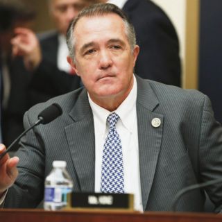 Cae legislador republicano por escándalo sexual