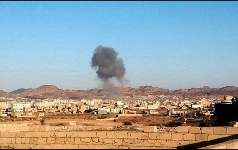 La aviación de la coalición árabe intensificó sus bombardeos en el Yemen con decenas de ataques. AP/ARCHIVO
