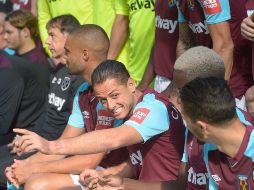 El mexicano regresó a una convocatoria, la primera con Moyes en el banquillo, pero apreció el triunfo de su equipo en el banco de suplentes. TWITTER / @WestHamEspanol