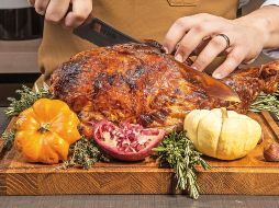 Se debe tener especial cuidado con las botanas, y si se desea repetir algún alimento, lo aconsejable es esperar, al fin y al cabo, las fiestas suelen durar mucho tiempo. SUN / ARCHIVO