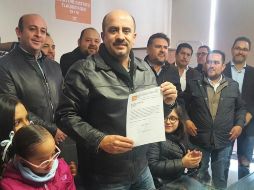 El funcionario acudió a la Casa Ciudadana de Movimiento Ciudadano acompañado por sus familiares y amigos.  TWITTER/ @DelToroIsmael