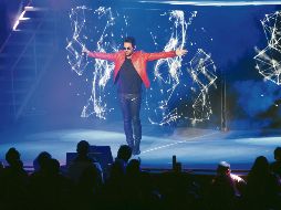 Entrega. El músico chileno ex integrante de la banda La Ley, Beto Cuevas, anoche en el Telmex. EL INFORMADOR/G. Gallo