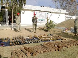 Los insurgentes entregaron sus armas recibiendo a cambio una bandera paquistaní y flores. EFE/ARCHIVO