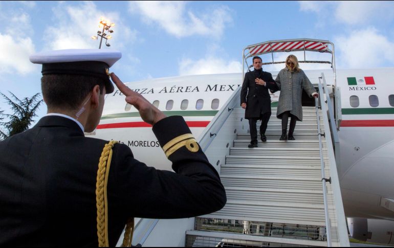El Mandatario viaja junto a la primera dama Angélica Rivera. NTX