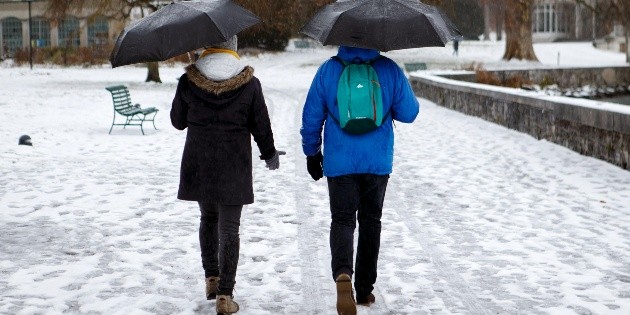 Cancelan 80 vuelos en Zurich por nevada en Suiza