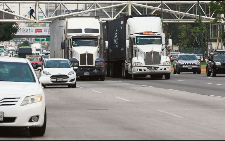 Los camiones de carga y el transporte público causan 80% de la contaminación del aire. EL INFORMADOR/M. Vargas