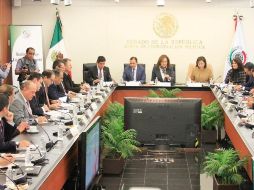 Gobernadores de siete estados se reunieron con los senadores que dictaminarán la Ley de Seguridad Interior. TWITTER/ @CanalCongreso
