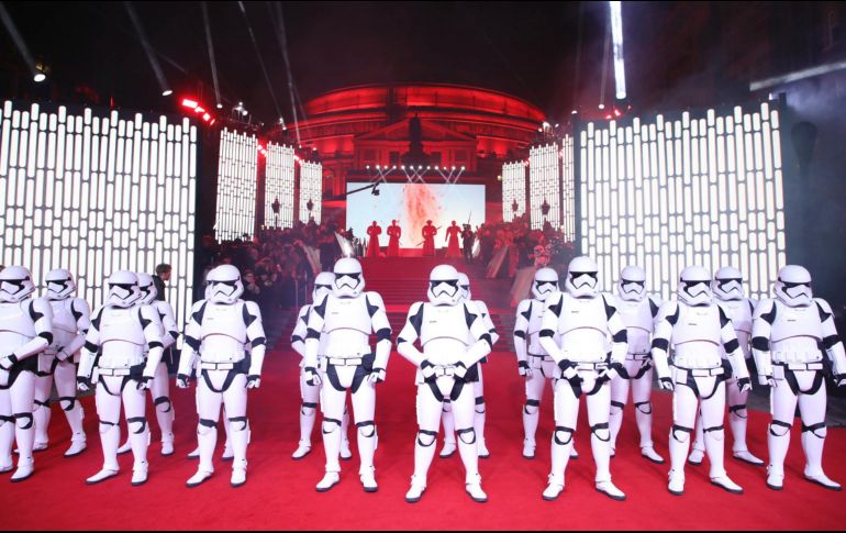 Se llevó a cabo la presentación del estreno de 'Star Wars: Los últimos Jedi' en el Royal Albert Hall, en Londres. AP / V. Le Caer