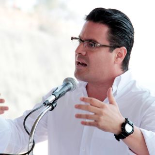 Si alcaldes no pueden pagar, nosotros sí: Aristóteles