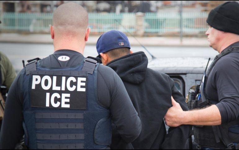 HRW destacó que durante los ocho primeros meses del gobierno de Trump los arrestos de inmigrantes al interior de EU aumentaron 42 por ciento AP / ARCHIVO