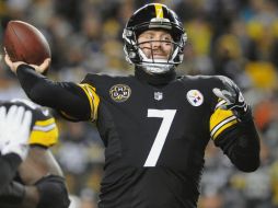 Roethlisberger se convirtió en el único mariscal en la historia en lanzar tres juegos de más de 500 yardas, aseguró el título divisional y tiene la posibilidad de ser el mejor sembrado en la AFC. AP