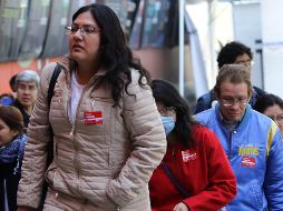 Es importante salir a la calle bien abrigado y consumir abundantes líquidos para no contraer enfermedades. NTX/G. Granados