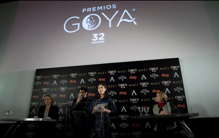 Los actores David Verdaguer y Barbara Lennie dieron lectura a la lista de los finalistas de la 32 edición de los Premios Goya. EFE / Piergiovanni