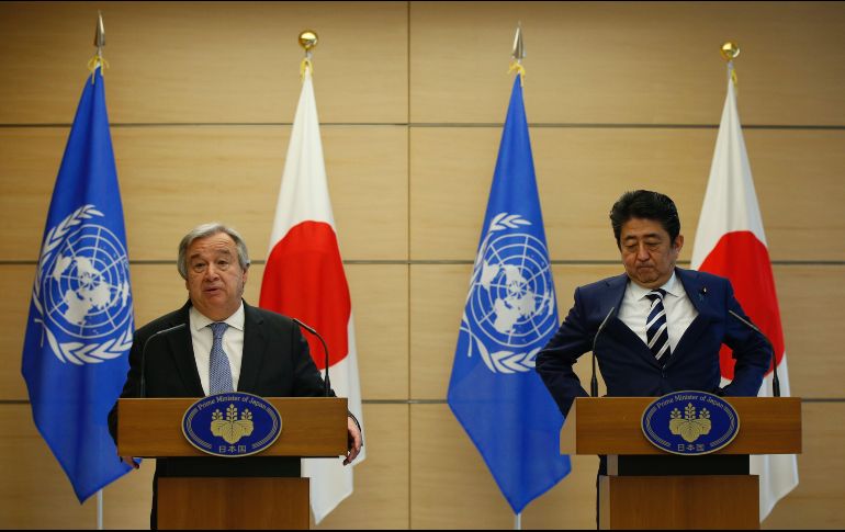 Abe y Guterres ofrecieron hoy una declaración conjunta ante los medios tras reunirse en la oficina del primer ministro en Tokio. EFE/T. Hanai