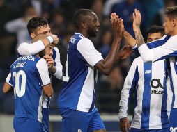Vincent Aboubakar (C) abre el marcador para el Porto. TWITTER/PORTO