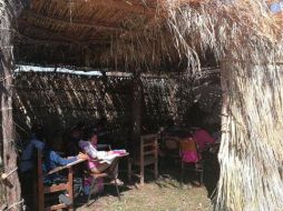 Las familias se organizaron en 10 grupos de 26 personas para construir las 10 aulas con la aportación del material por parte de ellos mismos. Roselia Chaca / SUN