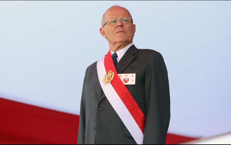 Legisladores del Congreso unicameral peruano solicitaron iniciar el procedimiento para cesar de su cargo por 
