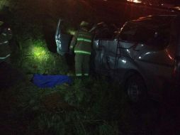 El vehículo termina con daños en su estructura, sobre todo al frente y en los costados. ESPECIAL/ Protección Civil del Estado