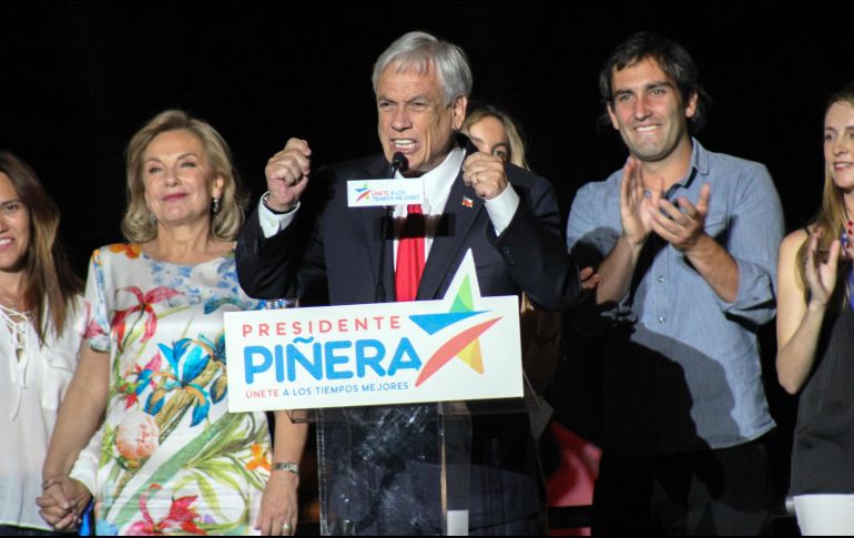 El candidato derechista de la coalición Chile Vamos, Sebastián Piñera, ganó ayer las elecciones en segunda vuelta con una amplia ventaja. NTX/A. Sepúlveda
