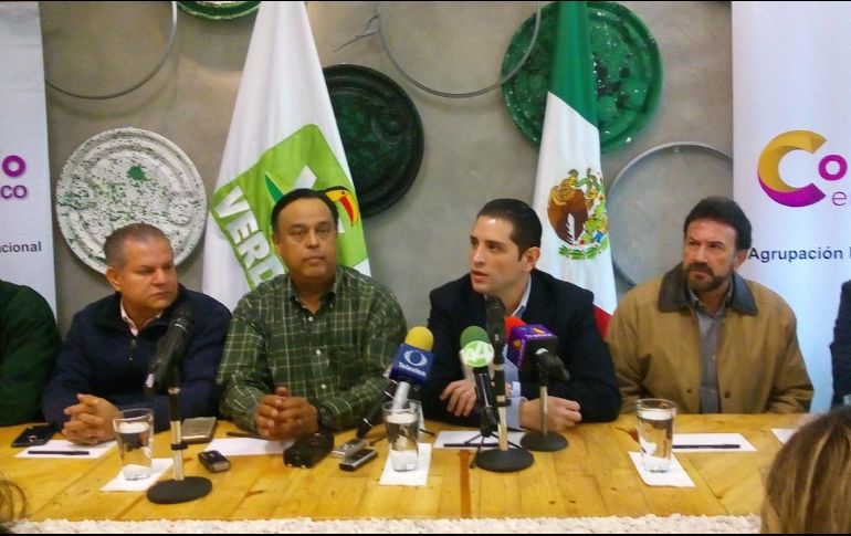 En rueda de prensa, el Partido Verde en Jalisco y la Salvador Cosío firman un convenio de participación. TWITTER / @partidoverdejal